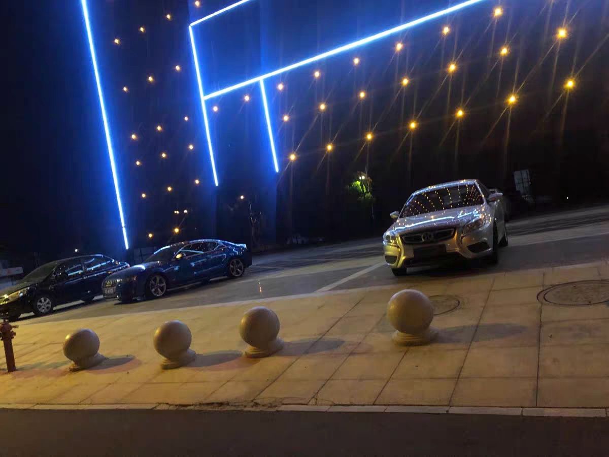 擋車石球 守護人行道與停車場的多功能障礙設施